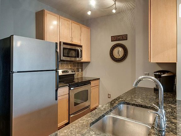 3rd image of 3000 Vanderbilt Pl APT 208