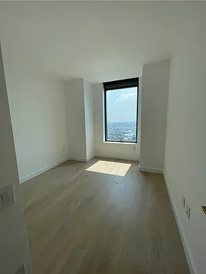 Rented by Lin Pan Realty Group LLC | media 17