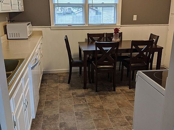 2nd image of 7 Karen Dr