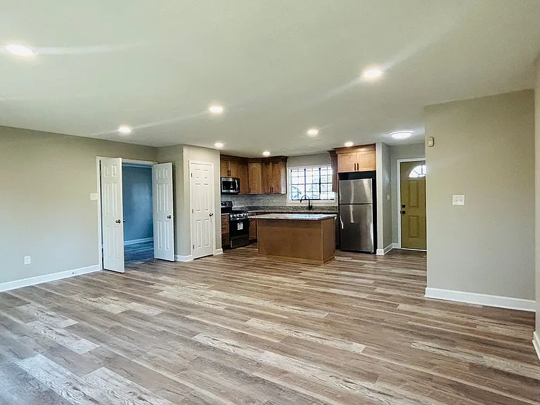 6165 Radford Dr — Photo 13