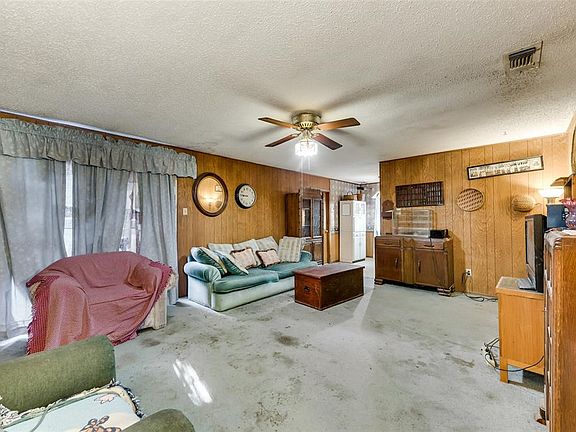 3rd image of 226 Merribrook Trl