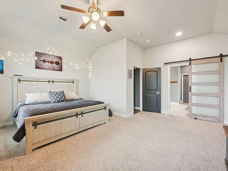 2406 Harborwood Ct — Photo 4