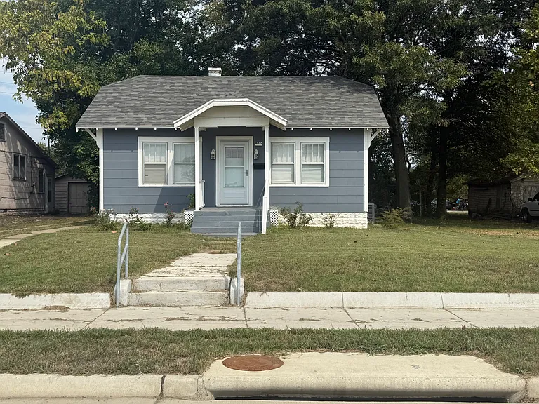 517 E Quincy St — Photo 1