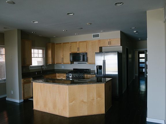 3rd image of 3025 E Ocean Blvd #9p910cp6n