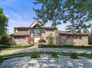 1900 Seminole Ct, Bloomfield Hills, MI 48302
