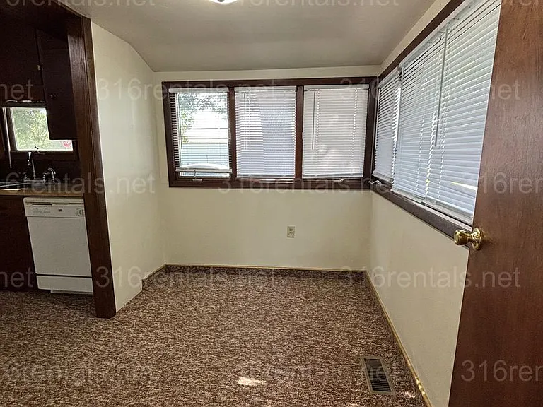 201 W Olive Ave — Photo 6