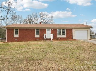 2223 Woodhurst Ln, Albemarle, NC 28001