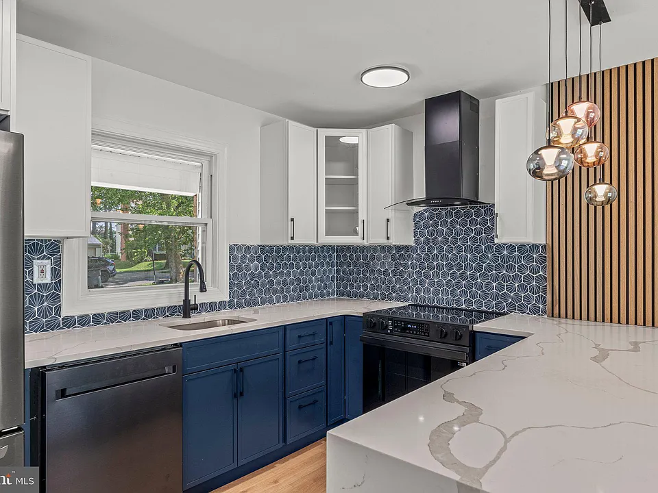 29 Hinsdale Ln