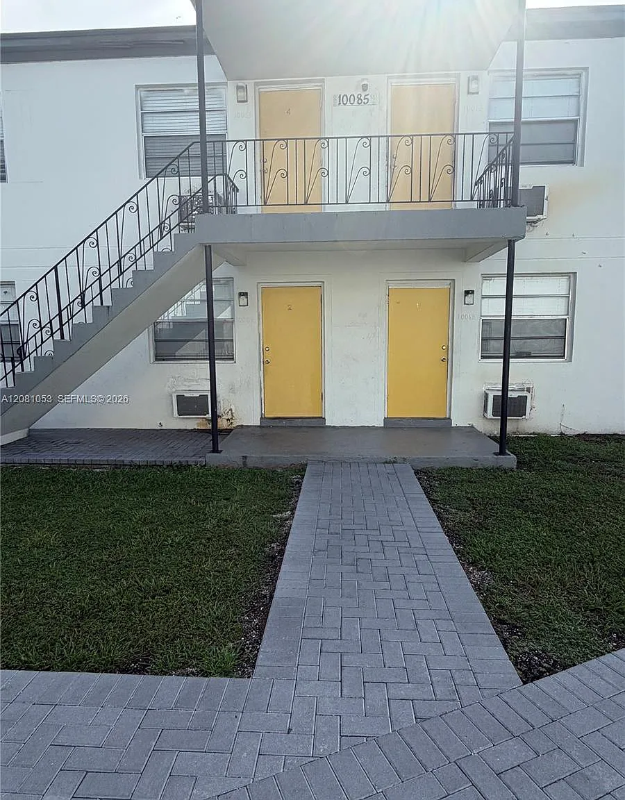 West Biscayne — Photo 3