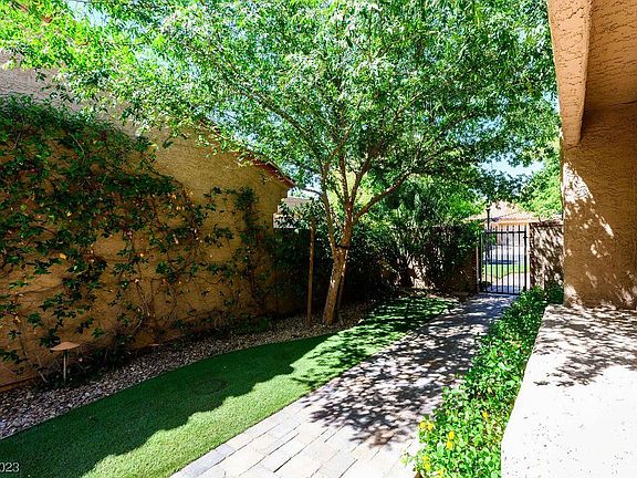 3rd image of 5082 Southern Hills Ln