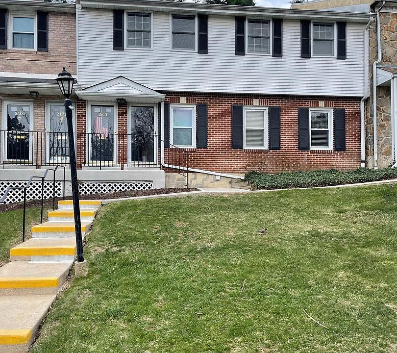 1st image of 2104 Culver Dr #104