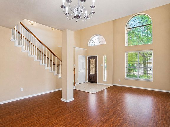 4th image of 5219 Heatherdawn Ct