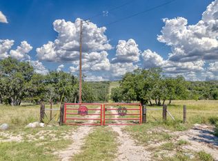 932 Wofford Rd, London, TX 76854