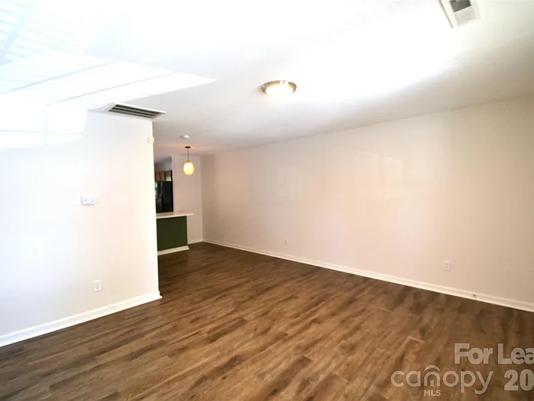 843 Plaza Walk Dr — Photo 7