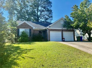 628 Sugaridge Ln, Fayetteville, NC 28311