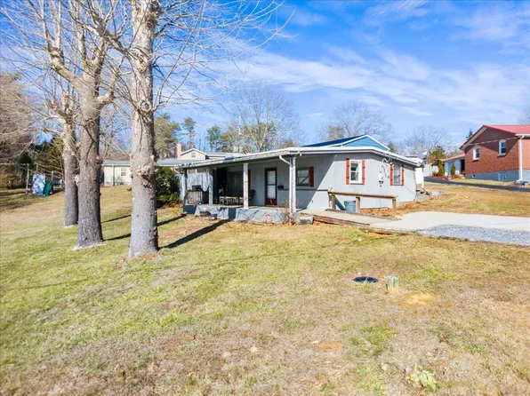 6796 Beach Dr, Radford, VA 24141