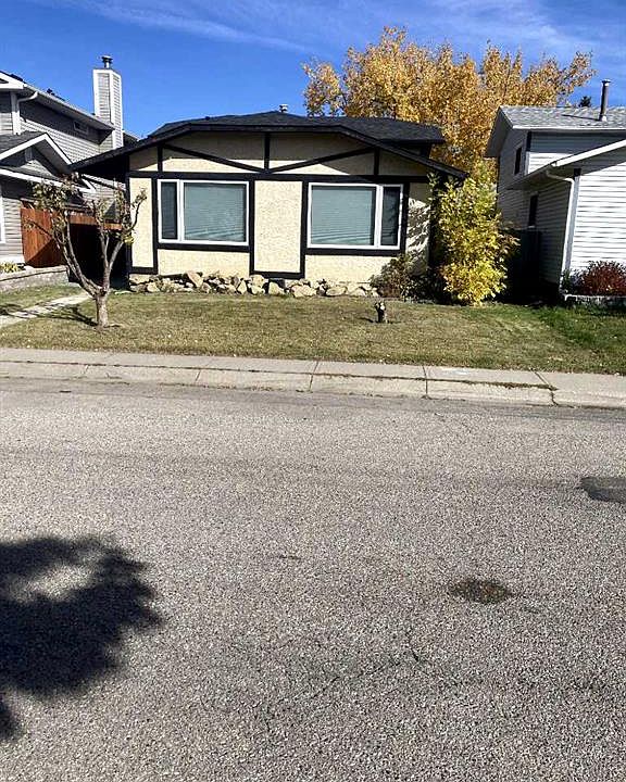 2nd image of 211 Shawcliffe Cir SW