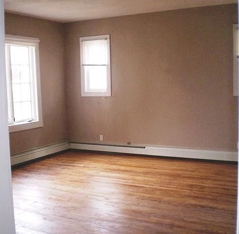 2nd image of 90 Smith St #1