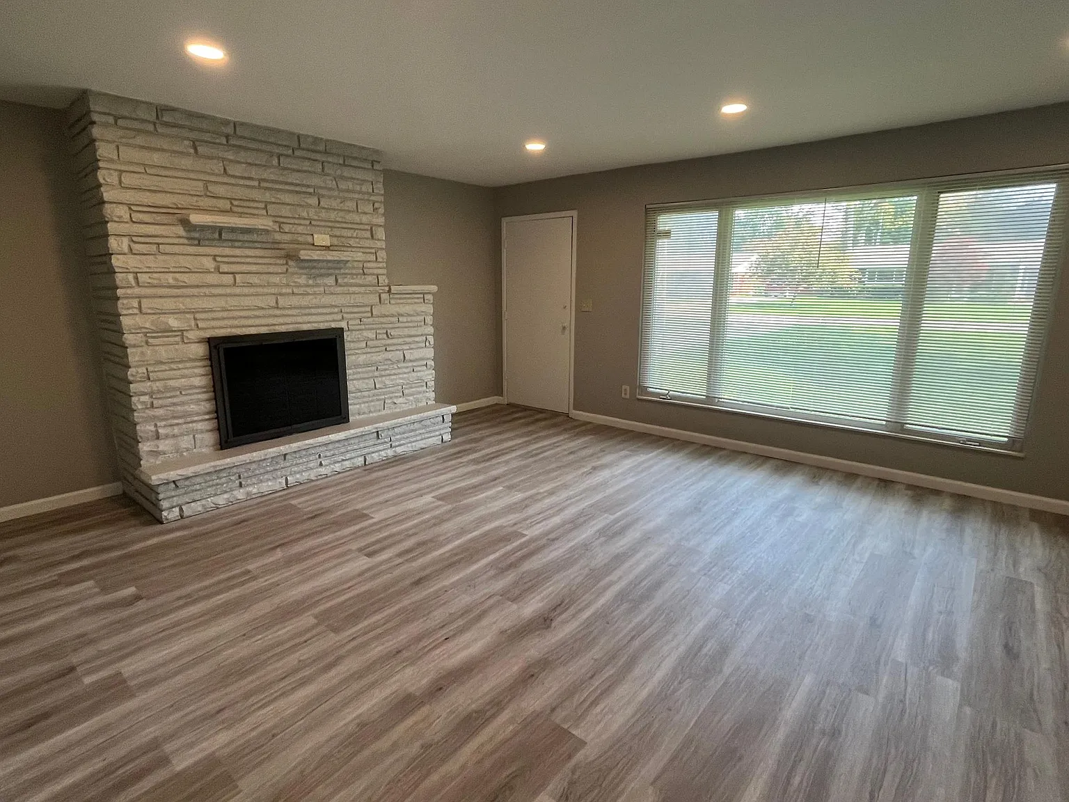 2571 Empire Drive — Photo 2