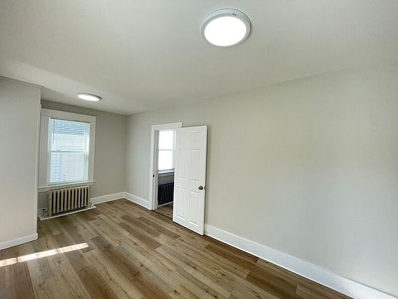 4th image of 55 Henriette St Unit 3