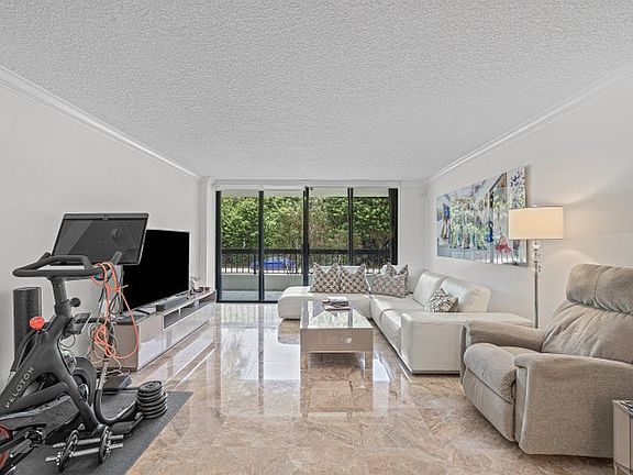 5th image of 277 N Ocean Blvd