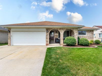 35827 Rainbow Dr, Sterling Heights, MI, 48312