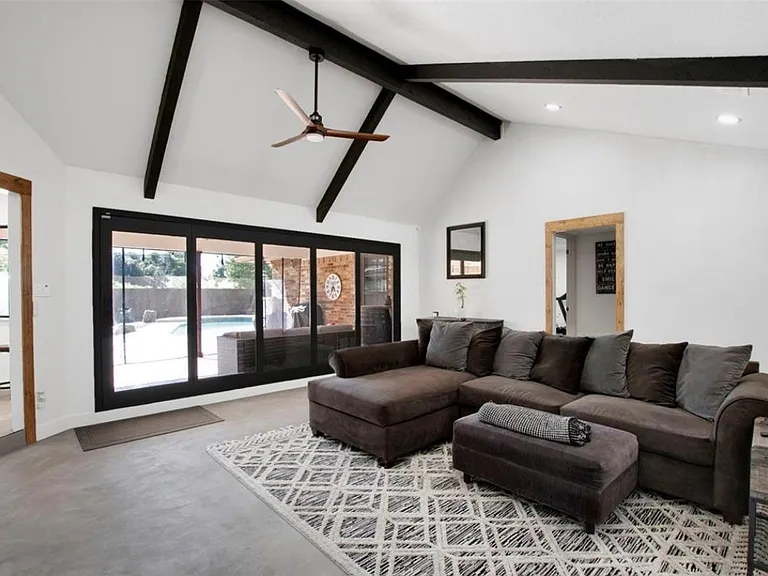 4209 Capilla St — Photo 8