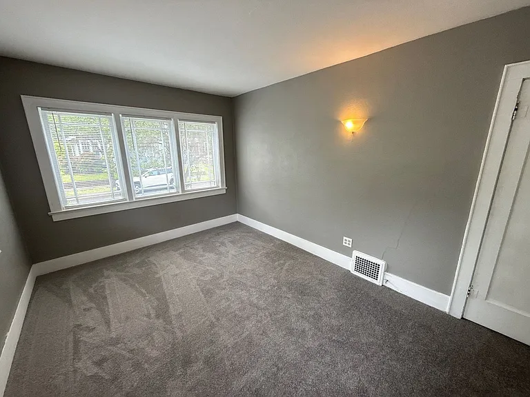 745 E St NE #A — Photo 14