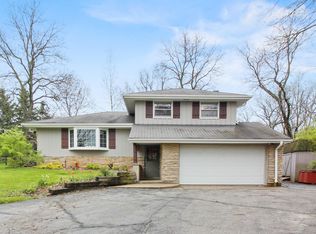 21725 W Lochinvar Ln, New Berlin, WI 53146