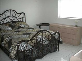 160 NE 8th Ave APT 3A, Hallandale Beach, FL 33009