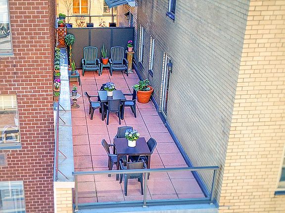 3rd image of 415 E 52nd St APT 10DC