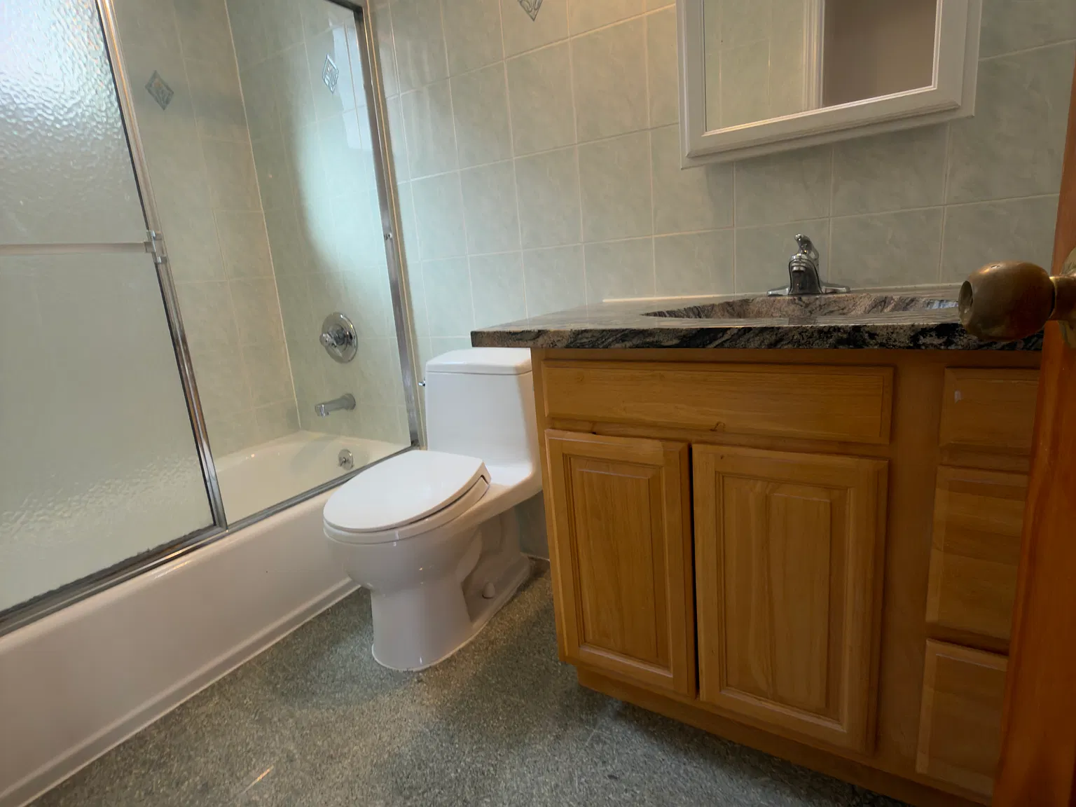 4 bed, 1350 sqft, $3,500 — Photo 4