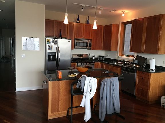 4th image of 1646 N Bosworth Ave APT 3N