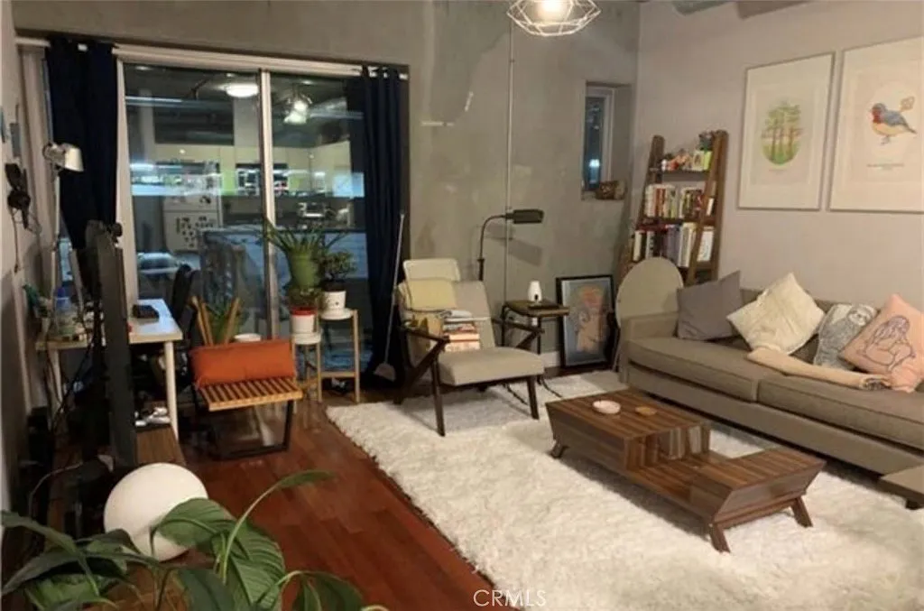 1 bed, 670 sqft, $2,380 — Photo 2