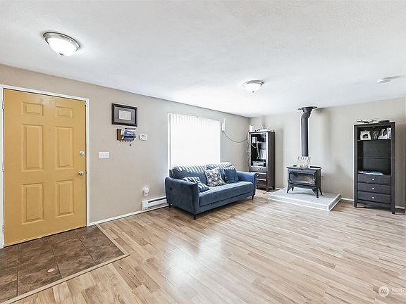 4th image of 9246 Whitetail Court SE