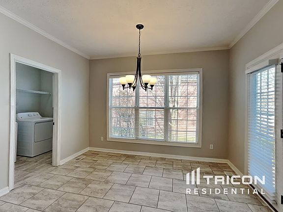 3rd image of 105 Crooked Creek Ct