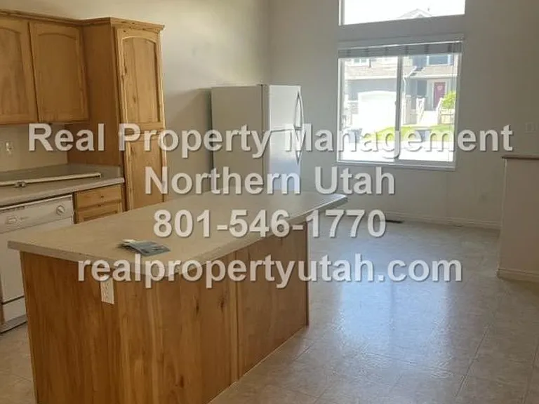 3120 W 525 N — Photo 6