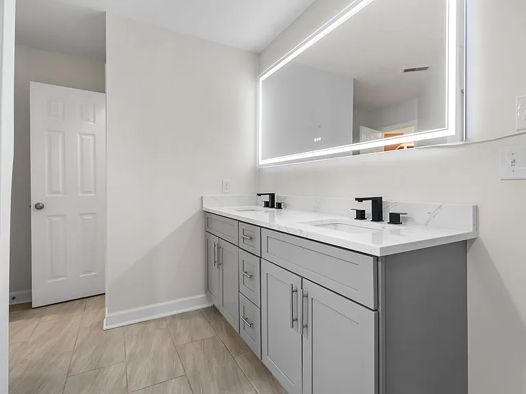 1004 Austin Ct — Photo 23