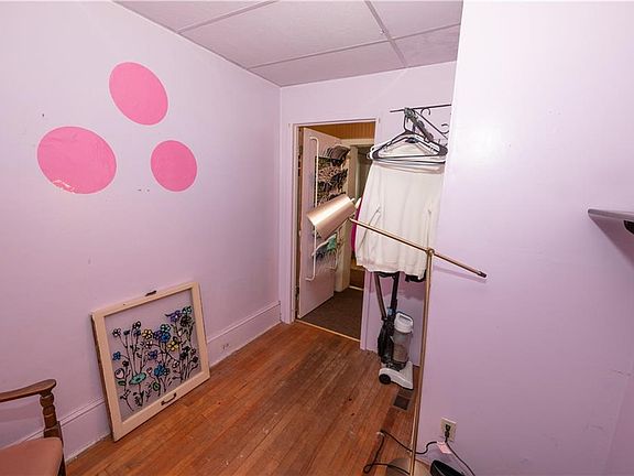 5th image of 807 Highland St