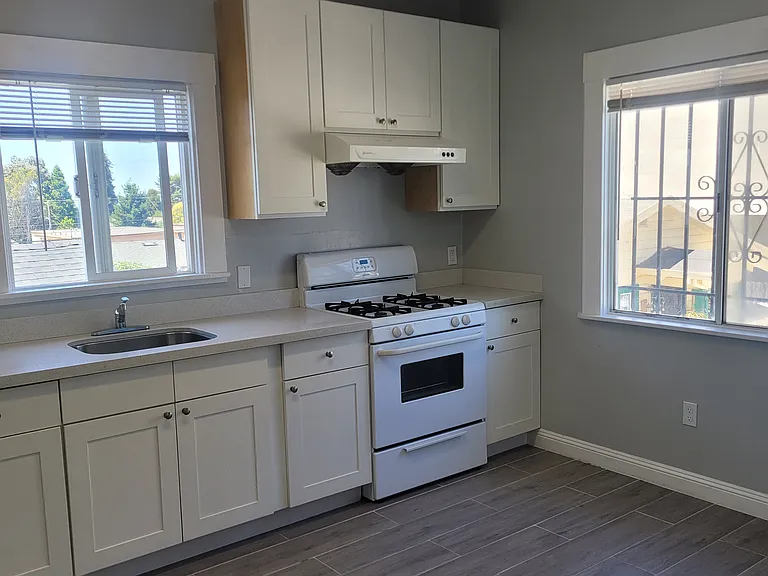 3089 Macarthur Blvd #5 — Photo 9