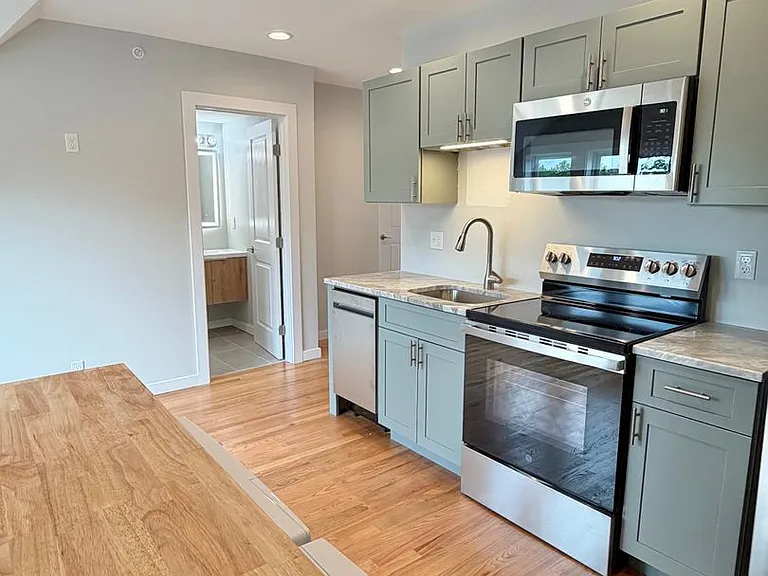 18 Cedar St — Photo 26