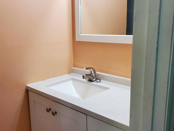 4th image of 108 Heather Dr