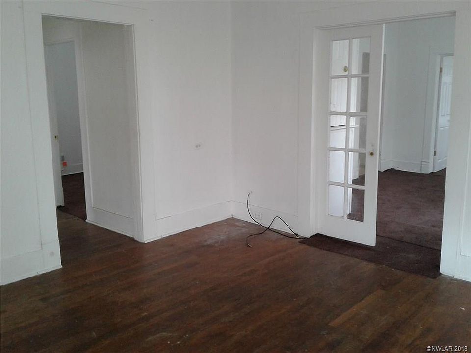 2nd image of 2726 Judson St