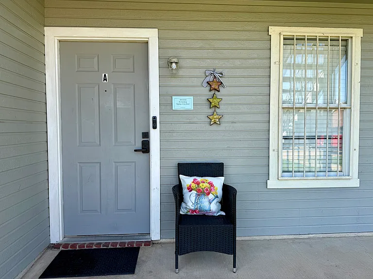 1008 Circle M Dr #A — Photo 9