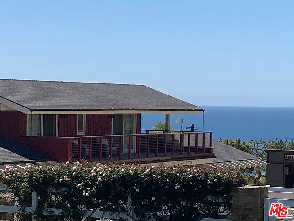 Building Photo - 27545 Pacific Coast Hwy #B