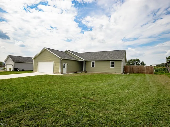 10916 Madlyn St NE, Bolivar, OH 44612