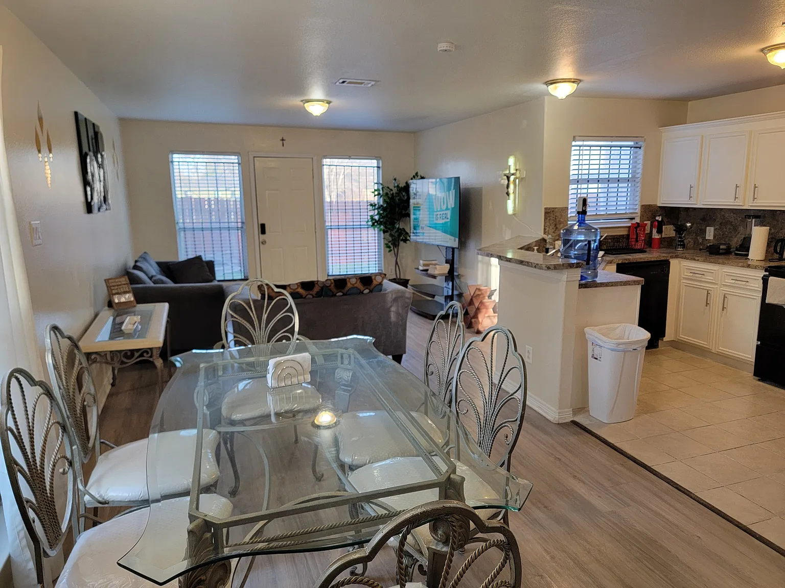 4 bed, $5,500 — Photo 2