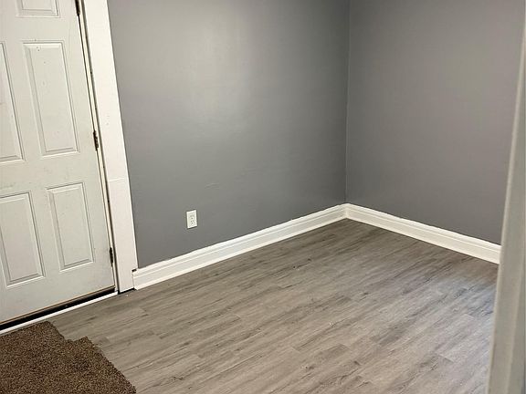 4th image of 15443 Whitcomb St