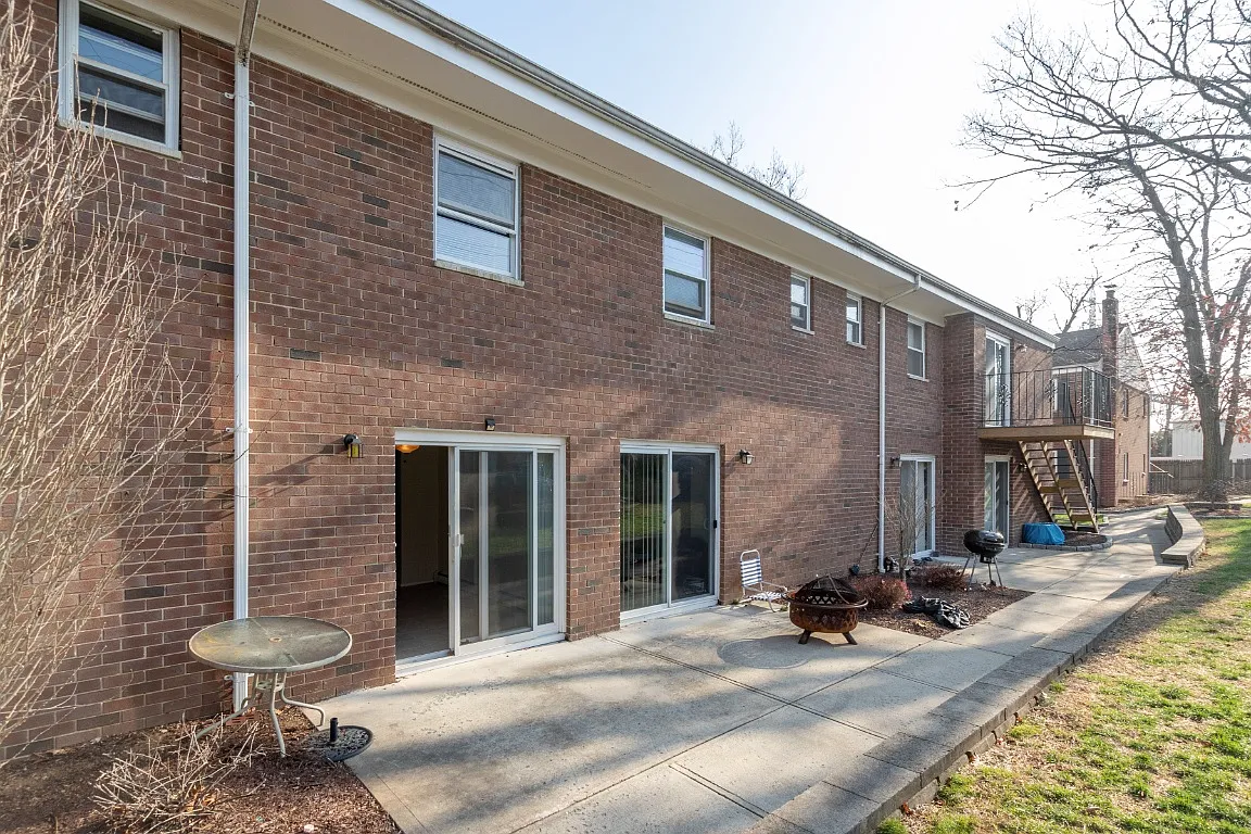 101 Maple Tree Ave — Photo 2