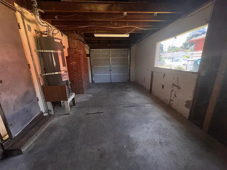1625 Gates St — Photo 6